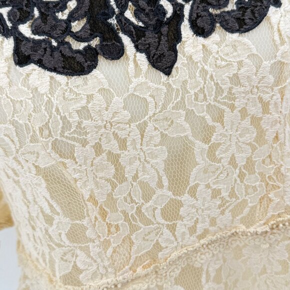 Free People XS Lace Peplum Top Beige & Black Floral Embroidery Short Bell Sleeve - Picture 7 of 7